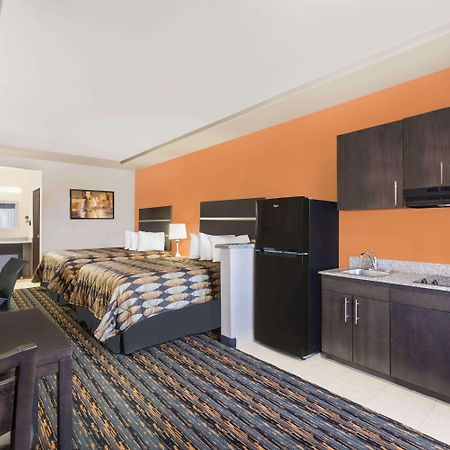 Days Inn By Wyndham Dilley Esterno foto