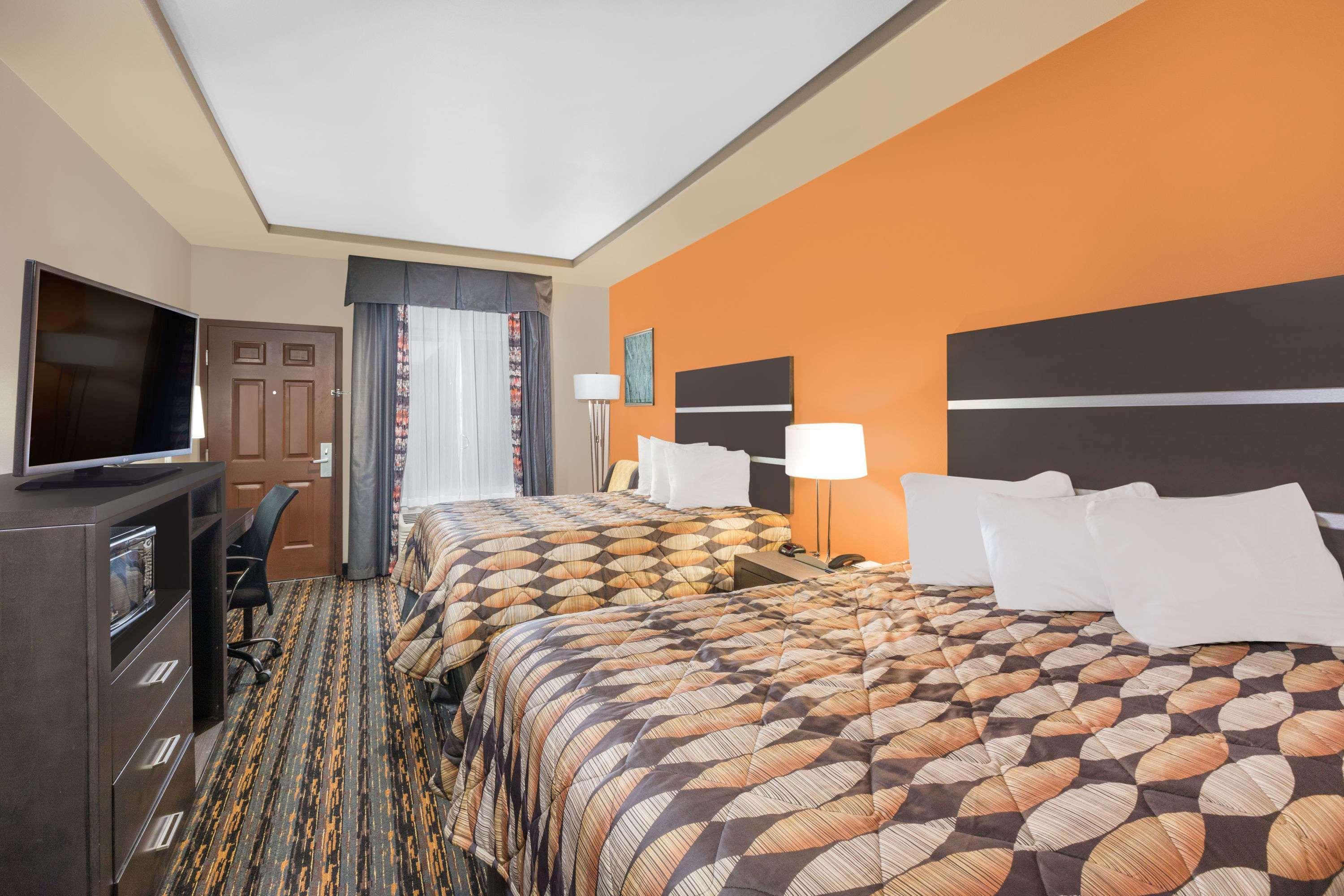 Days Inn By Wyndham Dilley Esterno foto