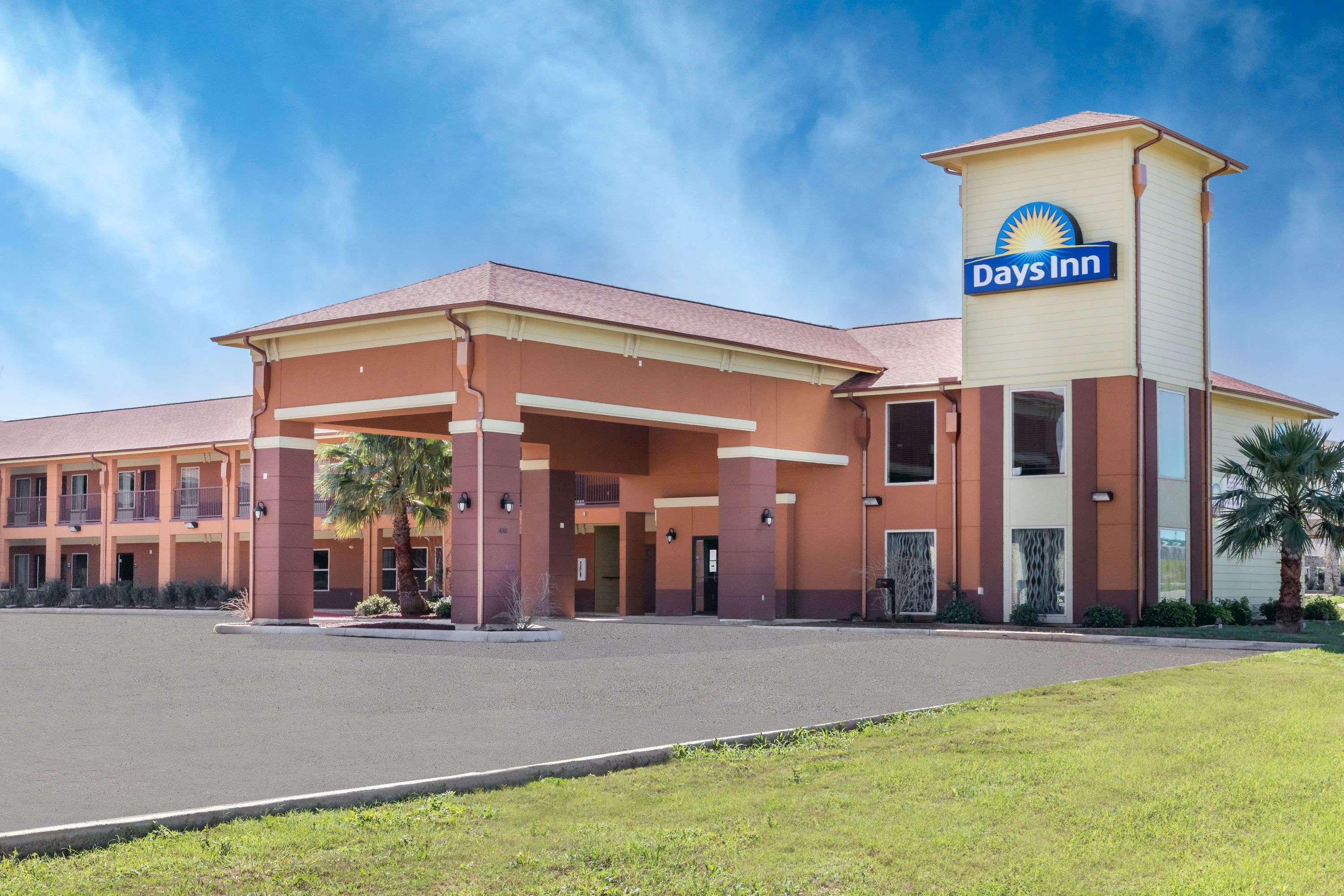 Days Inn By Wyndham Dilley Esterno foto
