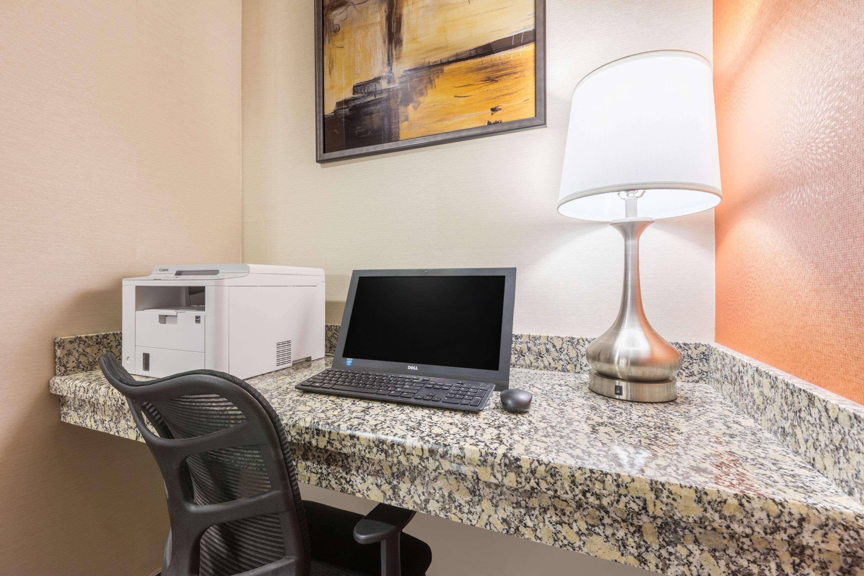 Days Inn By Wyndham Dilley Esterno foto