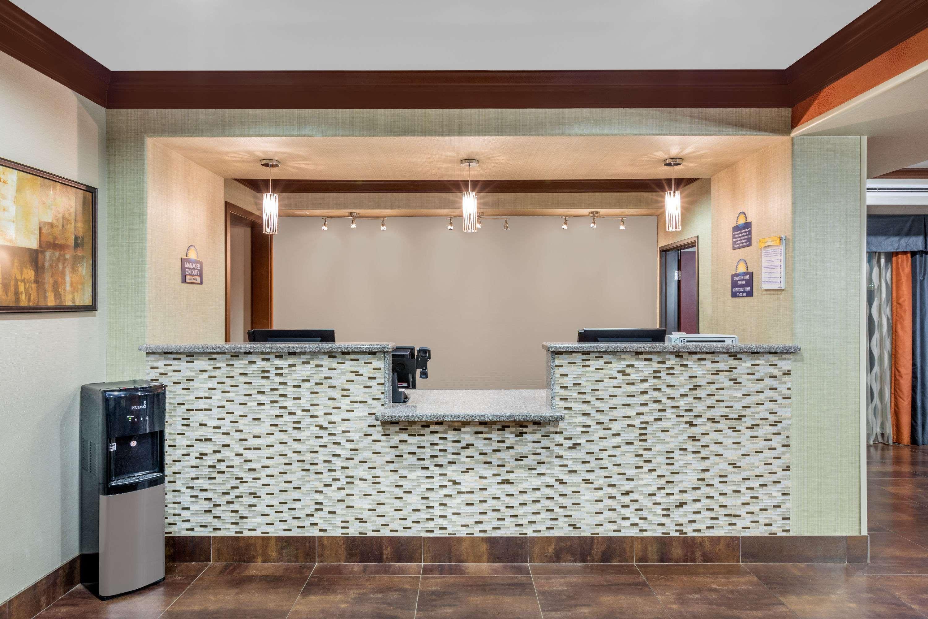 Days Inn By Wyndham Dilley Esterno foto